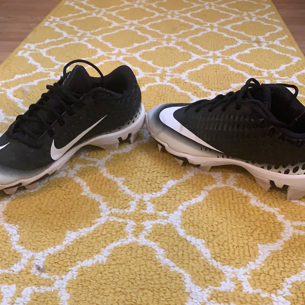 Nike softball cleats